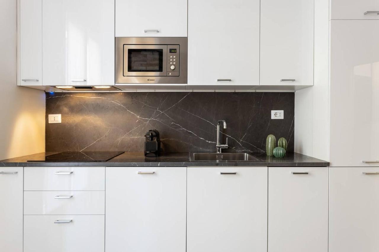 Modern And New Flat In Duomo Area Apartment มิลาน ภายนอก รูปภาพ