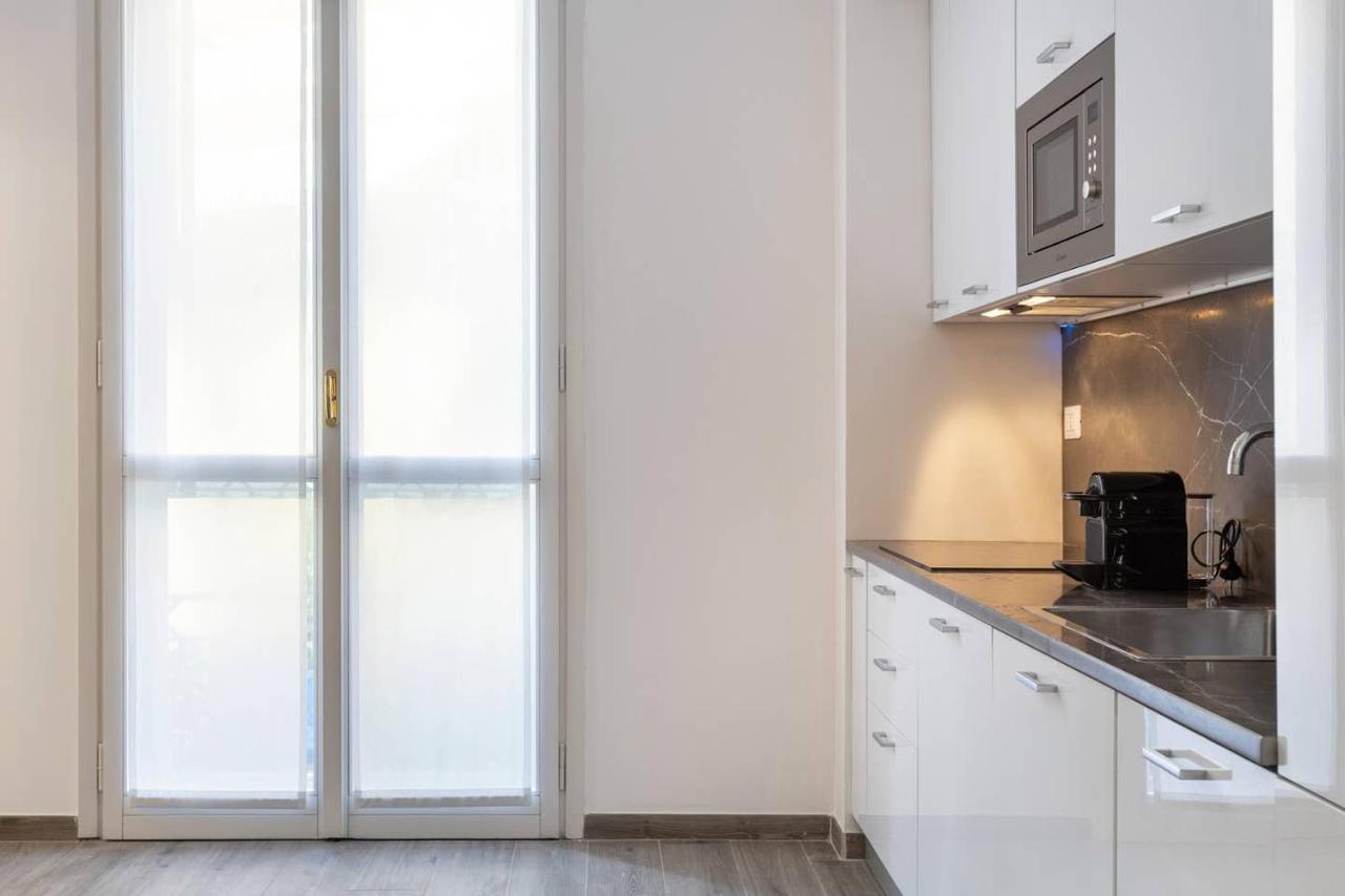 Modern And New Flat In Duomo Area Apartment มิลาน ภายนอก รูปภาพ