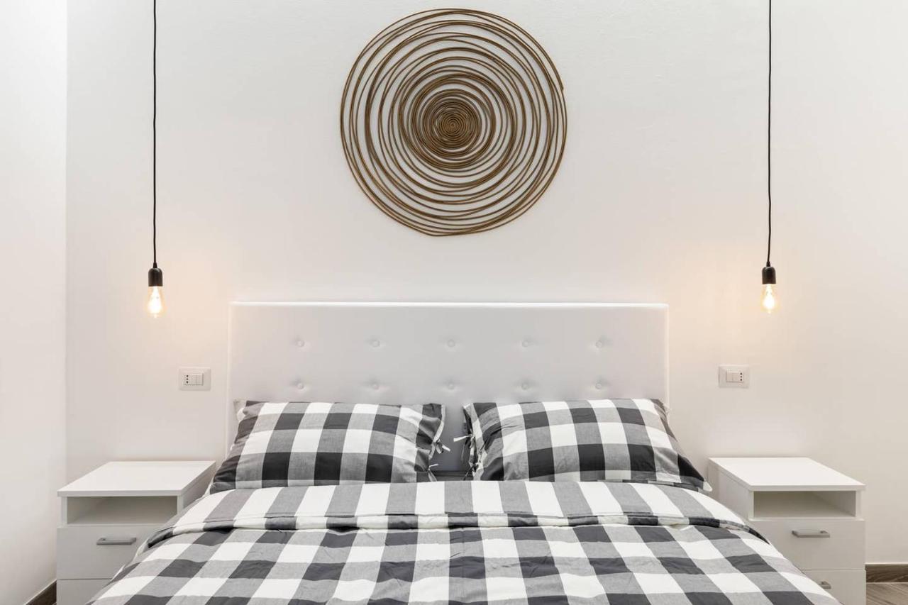 Modern And New Flat In Duomo Area Apartment มิลาน ภายนอก รูปภาพ
