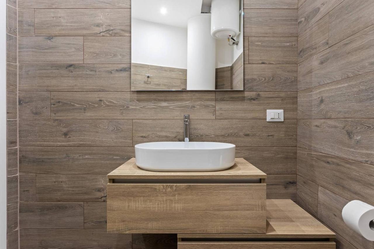 Modern And New Flat In Duomo Area Apartment มิลาน ภายนอก รูปภาพ