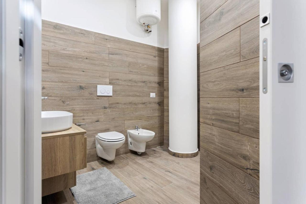 Modern And New Flat In Duomo Area Apartment มิลาน ภายนอก รูปภาพ
